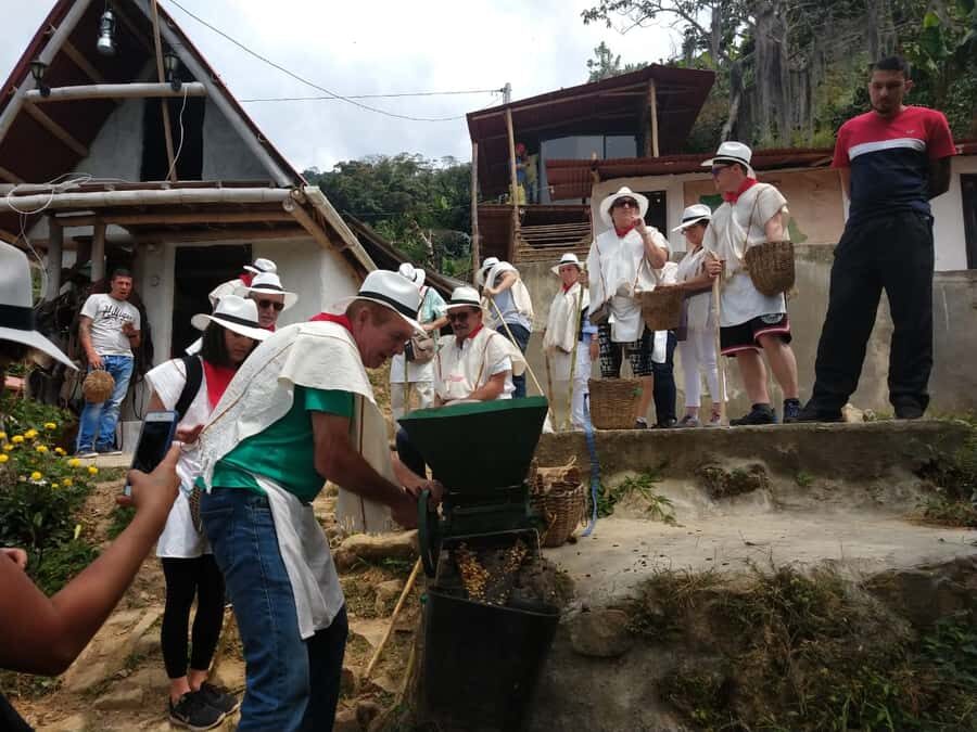 Medellín: Guatape Village with Coffee and Fruit Tasting Tour - Exploring the Tour in Detail