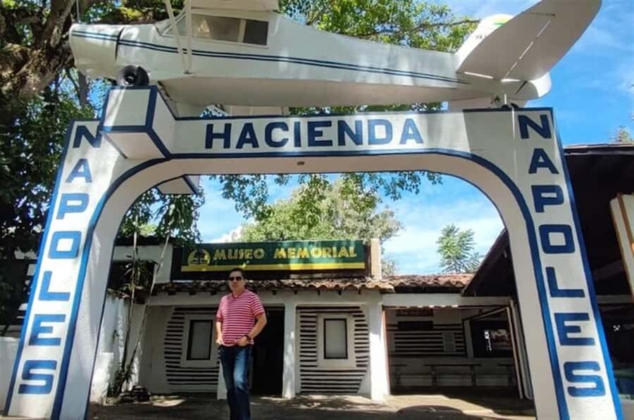Medellín: Pablo Escobar Hacienda Napoles Full Day Tour - The Itinerary in Detail