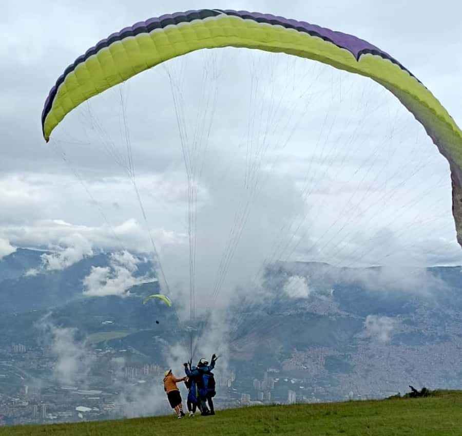 Medellín: Paragliding in the Colombian Andes - A Detailed Look at the Medellín Paragliding Tour