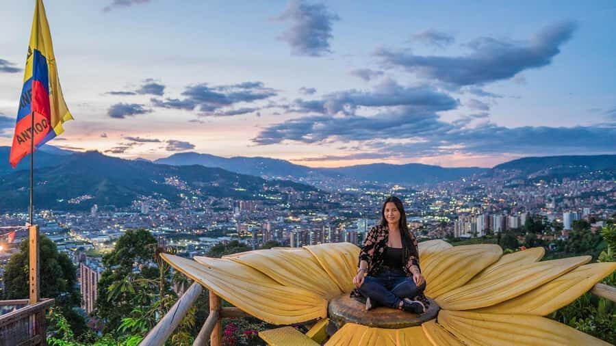 MEDELLÍN: PRIVATE FOOD TOUR WITH THE BEST VIEWPOINTS! - Authenticity & Local Flavor