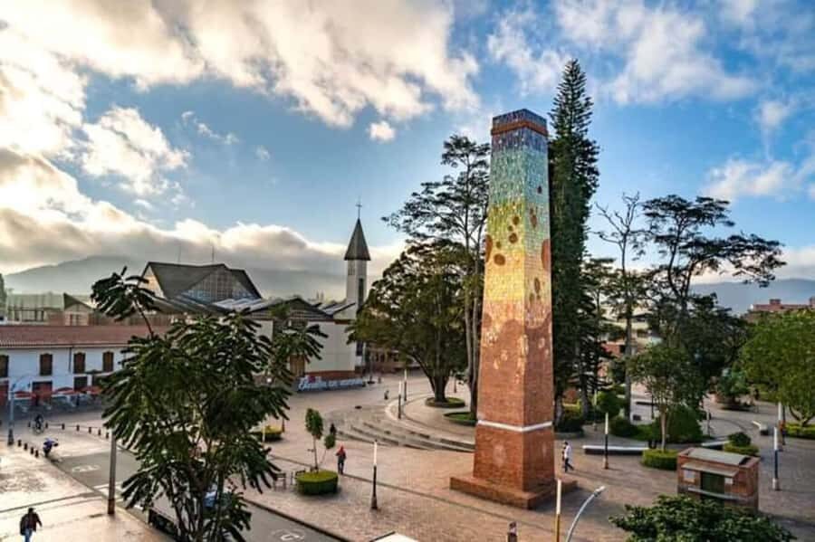 MEDELLIN: TOUR TO EL RETIRO+LA CEJA+SAN ANT PEREIRA+CARMEN VIBORAL + WATERFALLS - The Practical Details