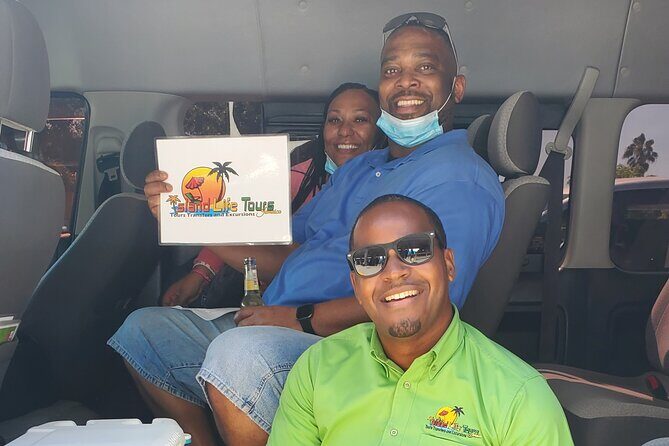Montego Bay Airport Transfer to Hotels in Ochi Rios - The Drivers: Knowledgeable and Engaging