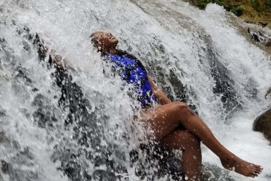 Montego Bay: Guided Tour of Dunn's River Falls and Park - Why This Tour Works Well