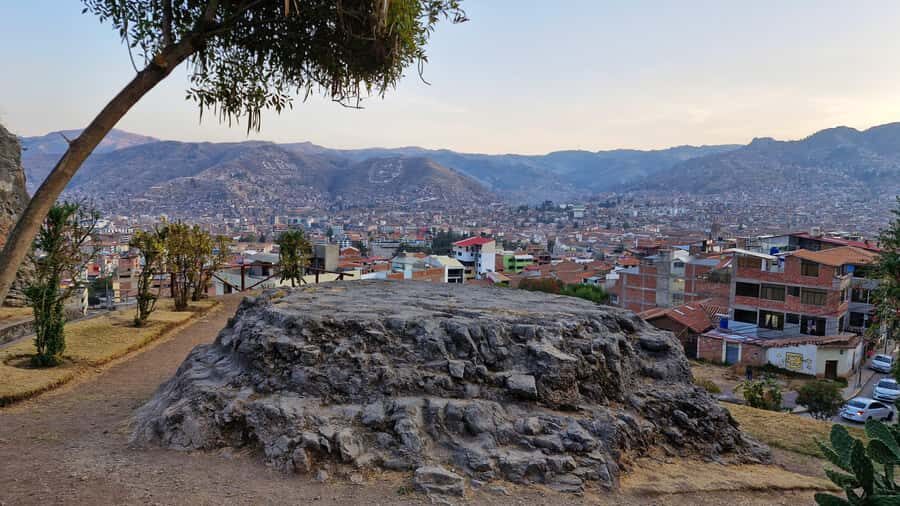 MYSTERY AND HISTORY: Cusco's Secrets Tour - 12 Angles Stone - A Closer Look at the Cuscos Secrets Tour