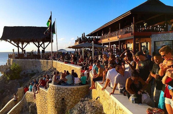 Negril 7 Miles Beach, Ricks Cafe and Shopping - FAQ