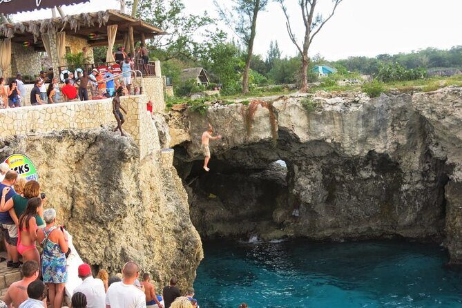 Negril Beach Break and Ricks Cafe - Montego Bay Cruise Port - A Deep Dive into the Negril Beach Break and Rick’s Cafe Tour