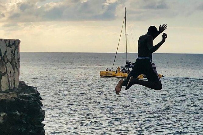 Negril One Love Bus Bar Crawl