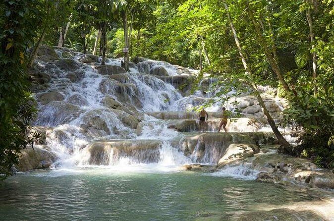 Nine Miles and Dunn's River falls Tour from Negril Hotels - An In-Depth Look at the Tour Itinerary