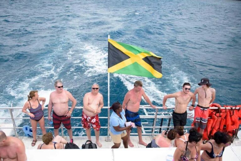 Ocho Rios Catamaran: Dunn's River, Snorkeling & Open Bar - An In-Depth Look at the Ocho Rios Catamaran Experience