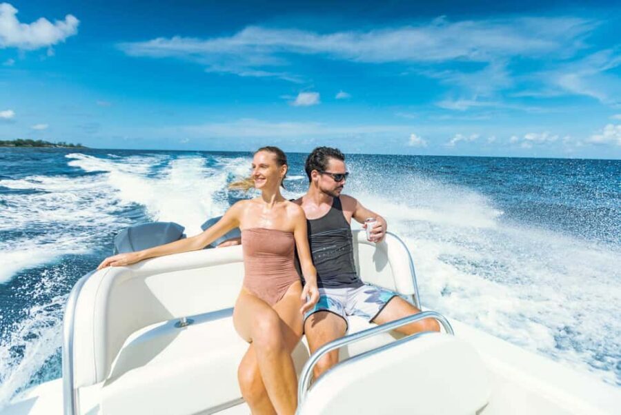 Ocho Rios: Full Day Powerboat Trip to Dunn's River Falls