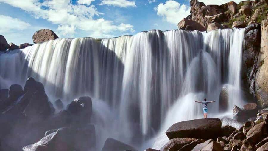On the way to Pillones waterfall: Excursion from Arequipa - Why This Tour Is a Great Choice