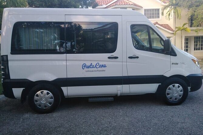 One Way Private Airport or Hotel Transfer Bavaro Hotel 1-6 Pax - The Experience from Arrival to Departure