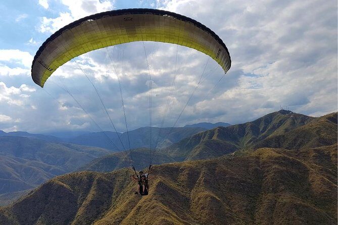 Paragliding free flight experience over the pre-range - The Takeoff and Flight Experience