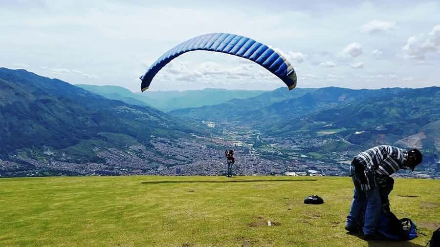 Paragliding the Andes from Medellín - Who Will Enjoy This Tour?
