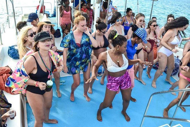 Party boat in Catamaran with Open Bar Only Adults + Snorkeling - The Snorkeling and Lagoon Experience