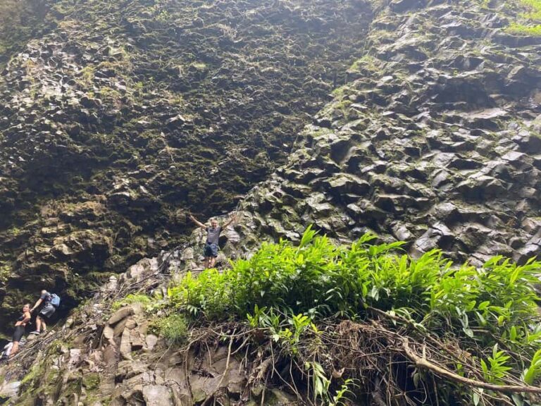 PEREIRA: DAY TREKKING TO WATERFALL + LUNCH AND MOUNTAINEERING COFFEE - A Deep Dive into the Pereira Waterfall Trek