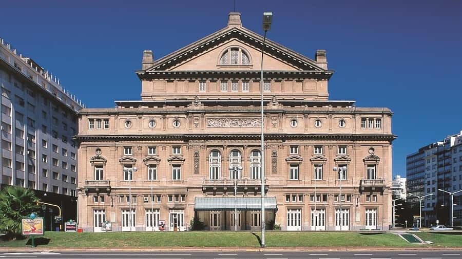 Premium service Buenos Aires city tour for small groups - A Deep Dive into the Buenos Aires City Tour