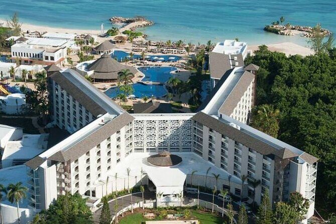 Private Airport Transfers to Royalton Blue Waters and White Sand - Why Choose This Transfer? An In-Depth Look