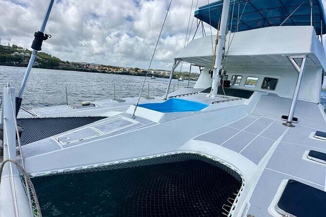 Private Boat for groups up to 15 people with jacuzzi and Lunch - The Food and Drinks