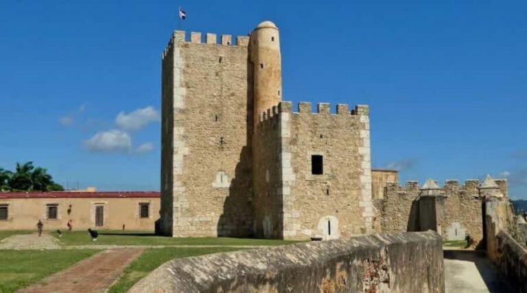 Private Colonial Zone Heritage Walk Guided by a Local Artist - An In-Depth Look at the Heritage Walk