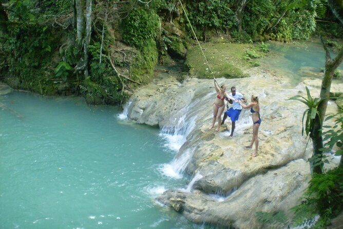 Private Combo Tour From Ocho Rios to Blue Hole and Dunn's River - Exploring the Blue Hole: Nature’s Hidden Gem
