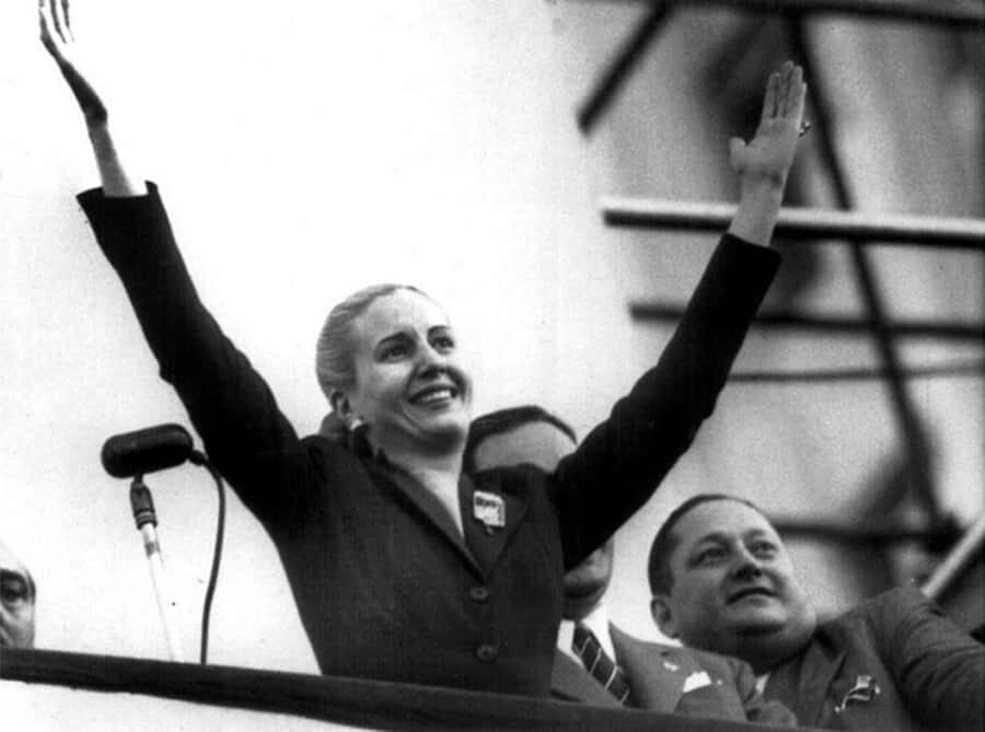 Private Evita and Peronism Historical Tour in Buenos Aires - Exploring the Private Evita and Peronism Tour in Buenos Aires