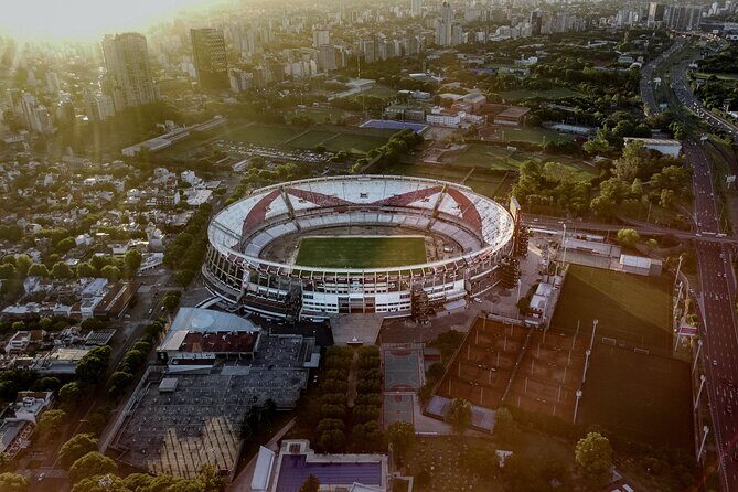 Private Helicopter Flight over the City of Buenos Aires - Who Will Love This Tour?