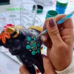 Private painting workshop with wine and snacks - A Closer Look at the Experience