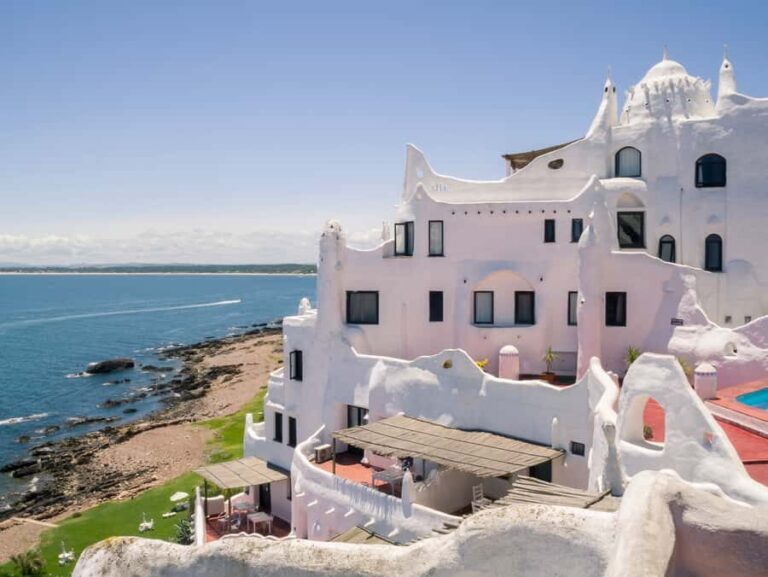 Private - Punta del Este City Tour for Cruisers - Luxurious Neighborhoods and Local Life