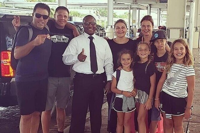 Private Roundtrip Minibus Transfer to Downtown Nassau - Who Should Consider This Service?