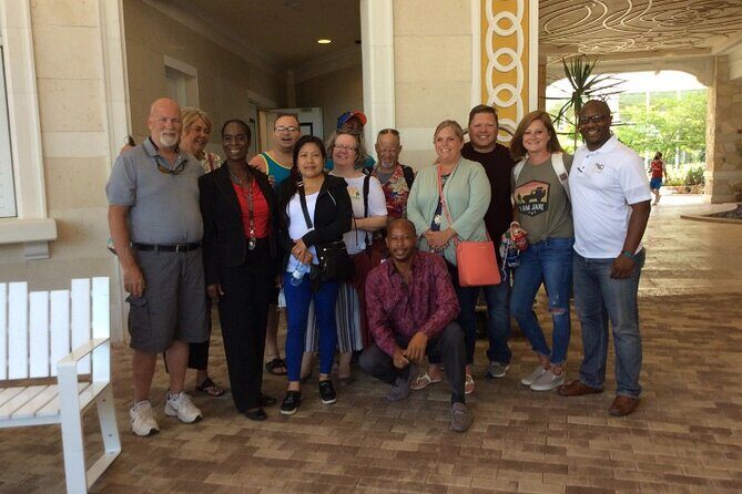 Private Roundtrip Minivan Airport Transfer to Palm Cay - A Practical and Comfortable Way to Begin Your Bahamas Adventure