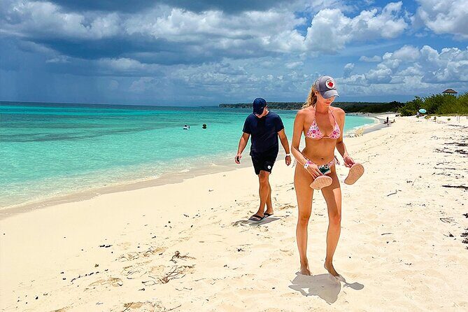 Private Tour 2 Days to Bahía De Las Águilas with Hotel Accommodation