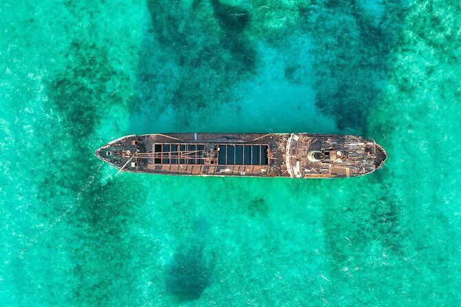 Private Tour Jet Skiing Around La Famille Ship and Pristine Cays - An In-Depth Look at the Experience