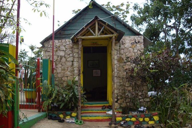 Private Tour Ocho Rios or Runaway Bay To 9 Mile Bob Marley Birth & Resting Place