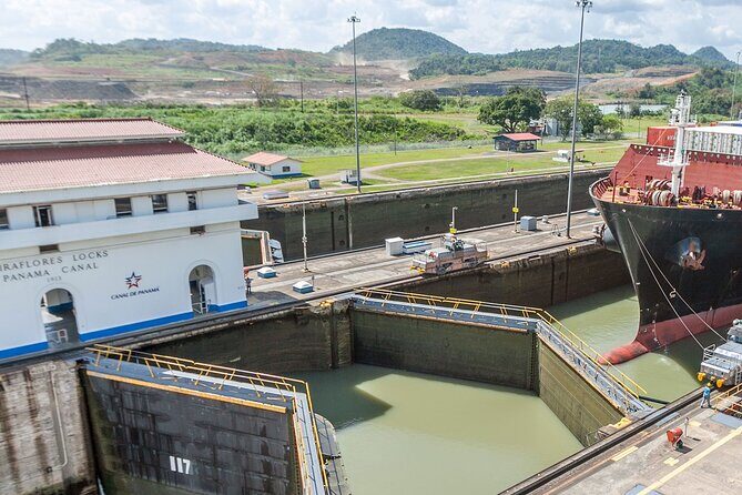 Private Tour to Panama Canal Locks Miraflores - A Closer Look at the Private Panama Canal Locks Miraflores Tour
