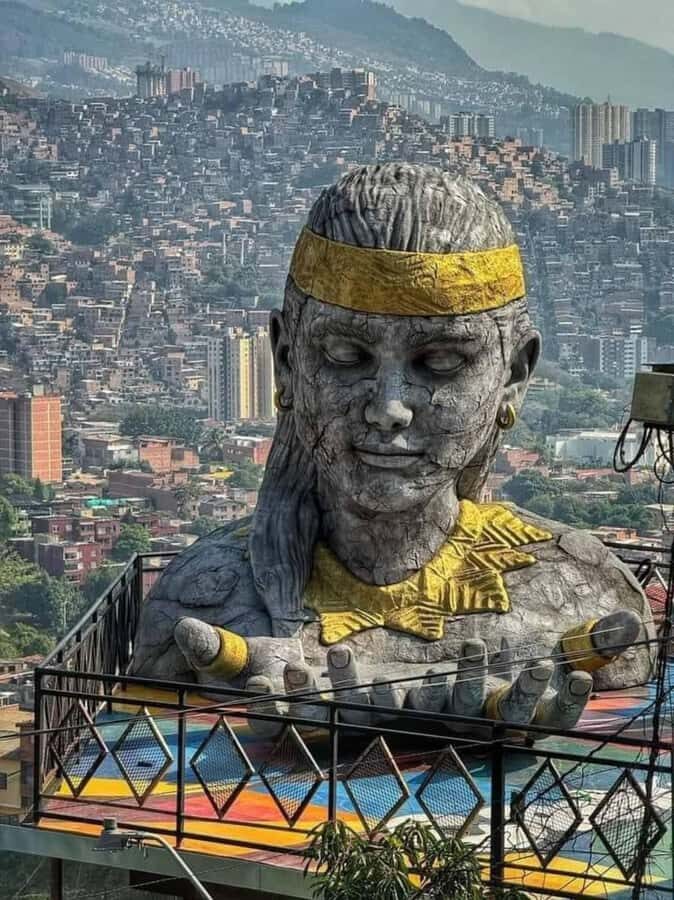 Private walking tour through the Comuna 13 of Medellin. - A Closer Look at the Itinerary and Why It Matters