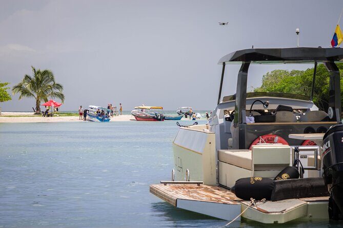 Private Yacht to Islas de Rosario up to 12 people - An In-Depth Look at the Private Yacht to Islas de Rosario