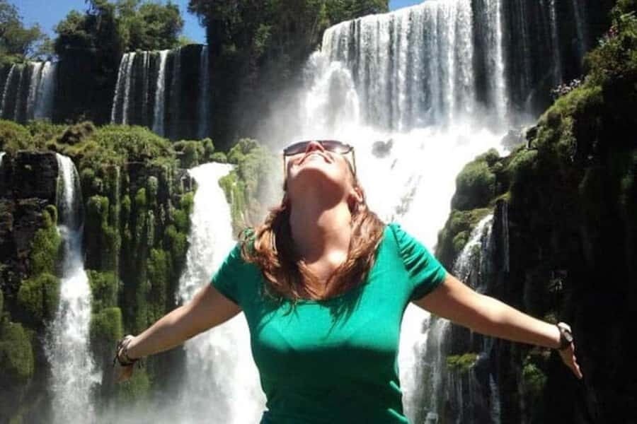 Puerto Iguazú: Tour to Brazilian Iguazú Falls with Bird Park - Exploring the Brazilian Side of Iguazú Falls