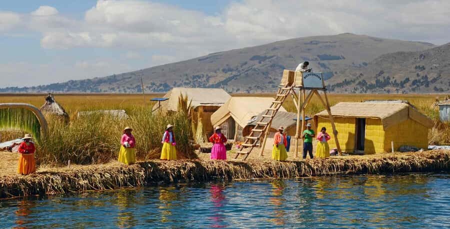 Puno: Full-day tour to Lake Titicaca with typical lunch - Detailed Review of the Lake Titicaca Tour