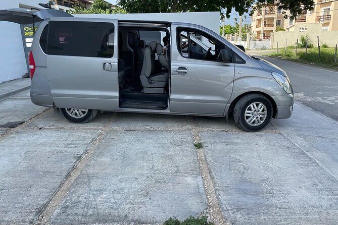 Punta Cana Airport Shuttle to Bávaro and Punta Cana Hotels - A Deep Dive into the Experience