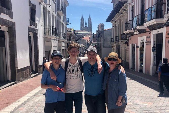 Quito Old Town and Middle of the World Private Tour - Visiting the Middle of the Earth