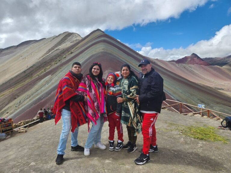 Rainbow Mountain Tour and optional visit to the Red Valley - Journey to Cusipata: Breakfast and Anticipation