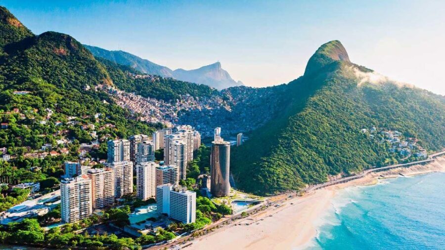 Rio de Janeiro: Hang gliding adventure - An In-Depth Look at the Hang Gliding Adventure in Rio de Janeiro