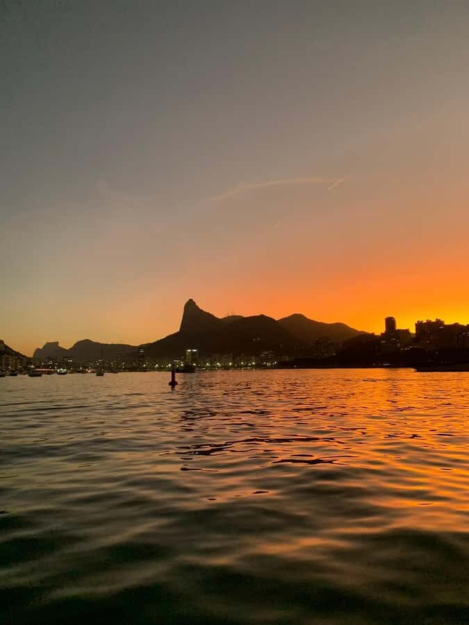 Rio de Janeiro: SpeedBoat Tour - Sunset with Beer - Who Should Consider This Tour?
