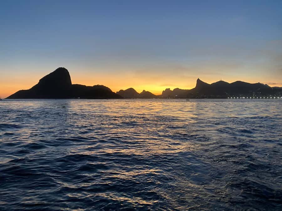 Rio de Janeiro: Sunset Sailboat Tour with Open Bar - Who Is This Tour Best Suited For?