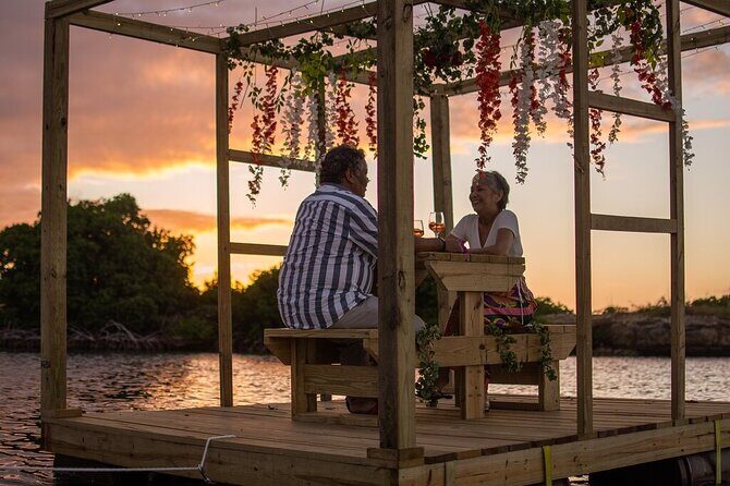 Romantic Floating Picnic Experience - How the Experience Is Structured