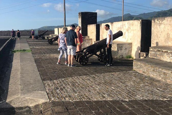 RonaldFraser darkview waterfall,Pirates,fort Charlotte and Beach - FAQ