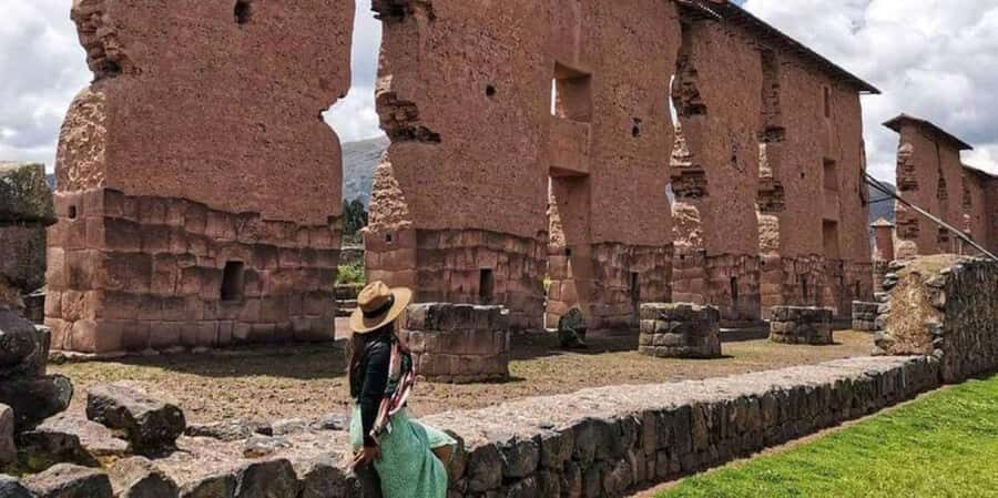 Round trip Cusco: Route of the sun + 1D in Puno - Day Two: Lake Titicaca’s Living Traditions