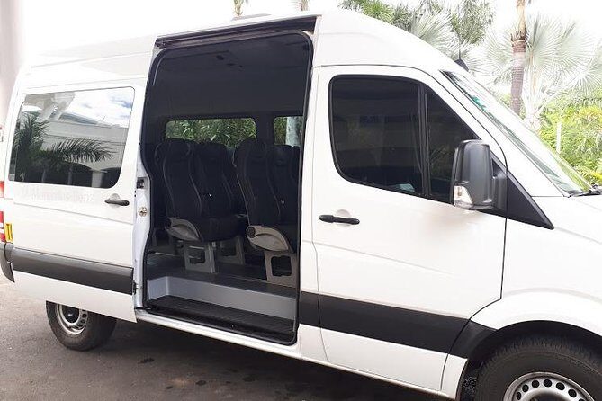 Round Trip Transfer Liberia Airport to Riu Guanacaste, Palace - Who Would Benefit from This Transfer?