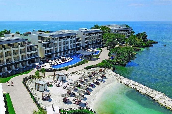 Royalton Negril Resort Airport Transfer - The Pros and Cons